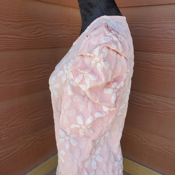 TCEC Light Pink Floral Textured Women's Bubble Sleeve Blouse Size Small NWOT - Picture 10 of 13